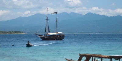 Uitzicht vanaf Gili Meno op Lombok en de Rinjani